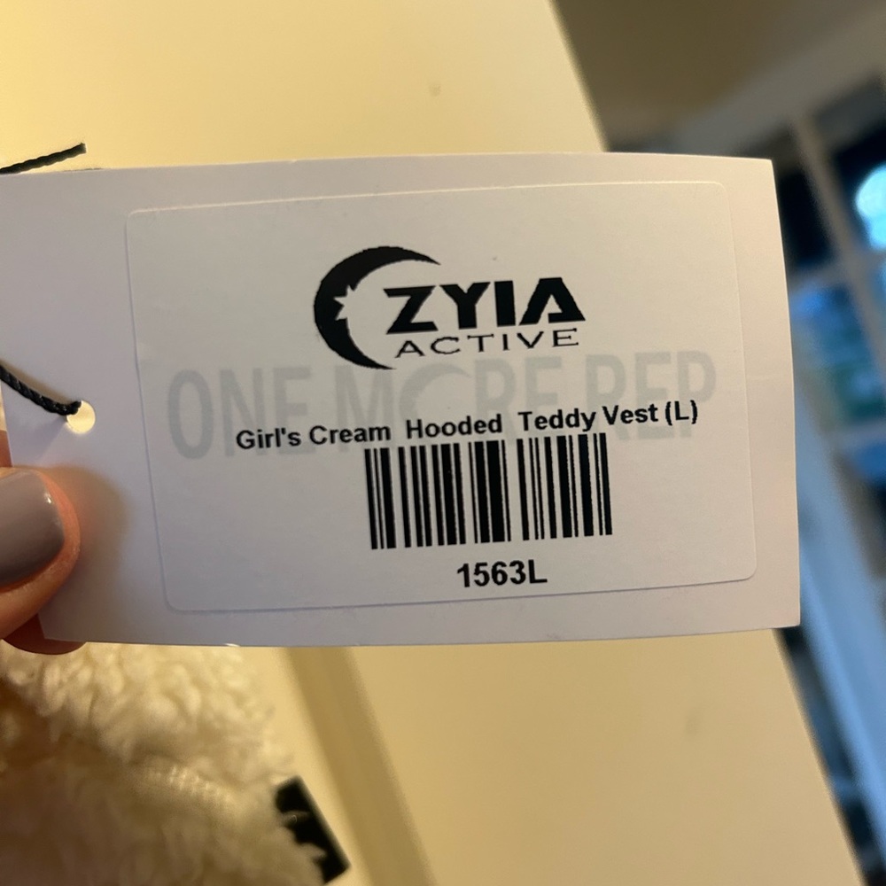 Zyia Cozy White Sherpa Kids Vest NWT - Picture 3 of 7